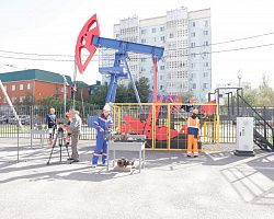 В АГПК прошёл Международный молодёжный нефтегазовый научно-технический форум «Каспий море успеха»